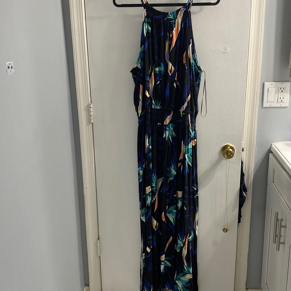 Sleeveless dress